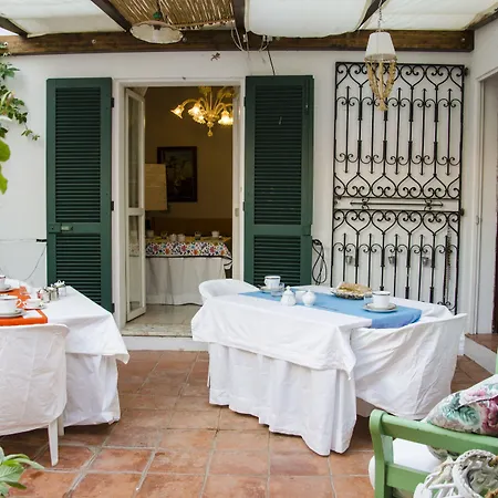 Antica Casa Cristofori Bed and Breakfast